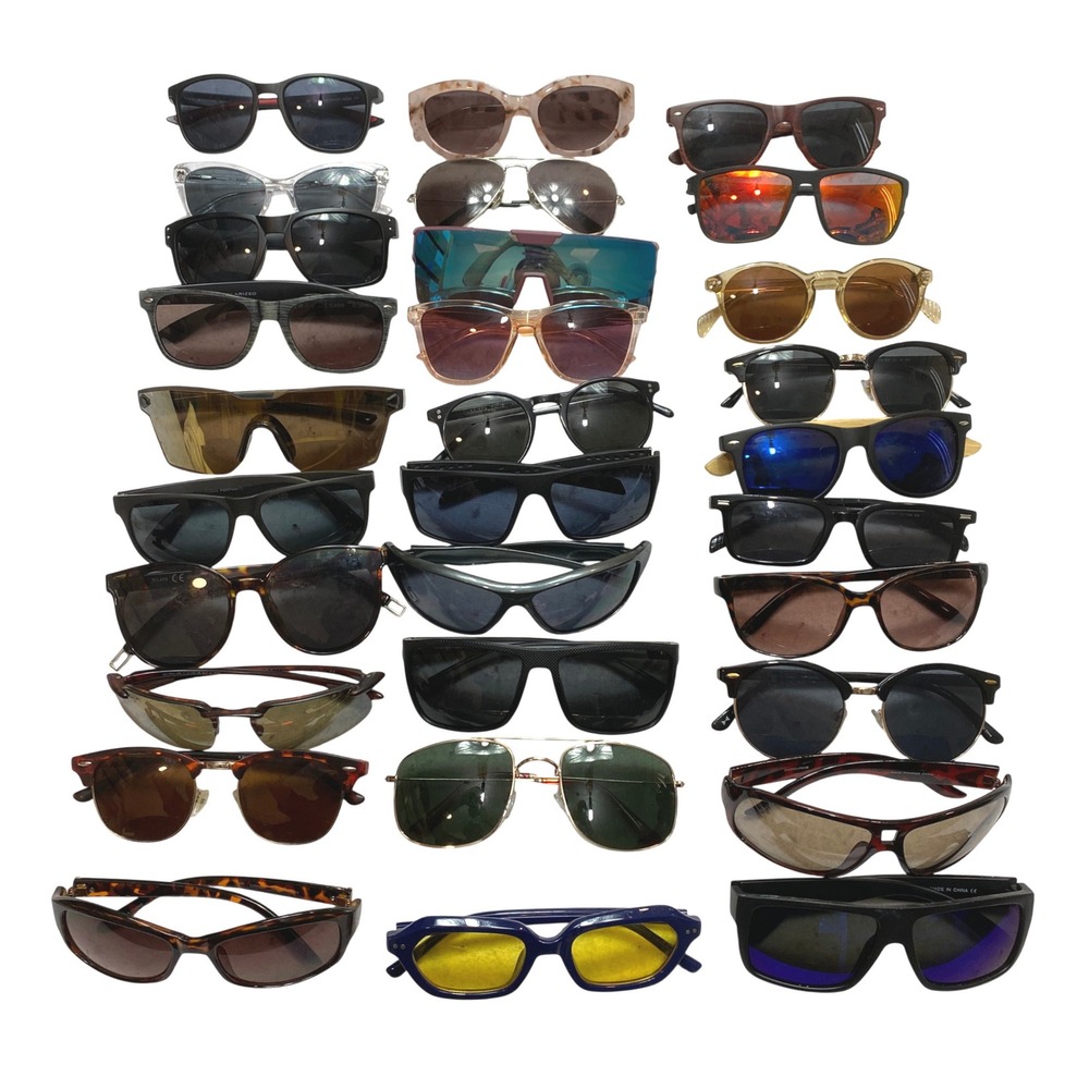 Lot Of 30 Mixed Sunglasses Unisex OS Shady Rays Hilfiger Foster Grant Bundle